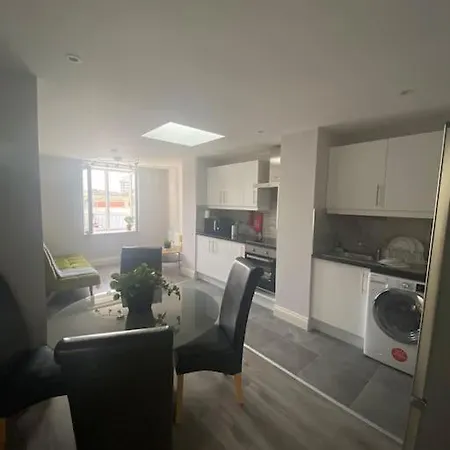 Apartmán Modern And Cosy 1-bed In The Heart Of *